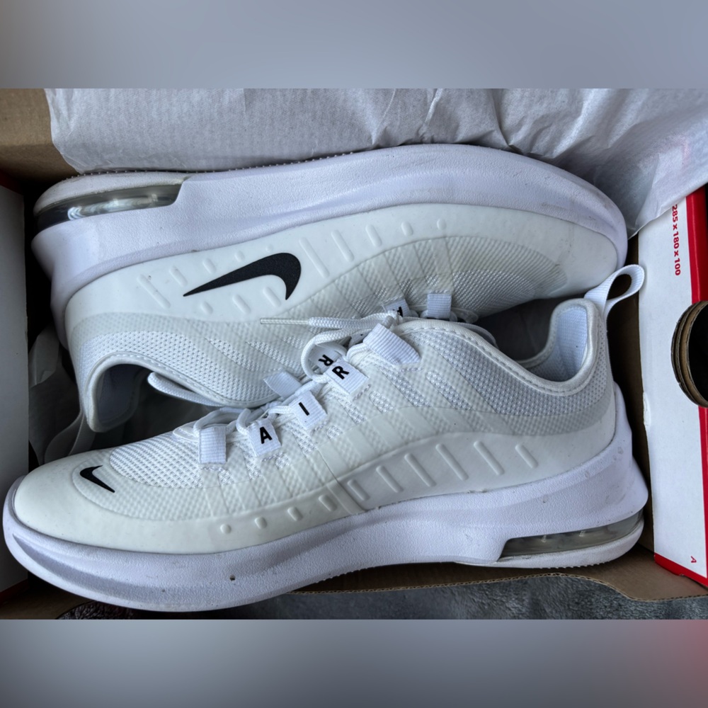 OFFERS ACCEPTED! NIKE AIR RUNNING SHOES